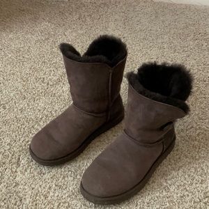 Ugg Australia Bailey Button Boots Size 8 only worn few times excellent condition